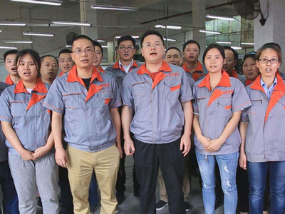 有沒(méi)有50元左右一套的工作服定制?